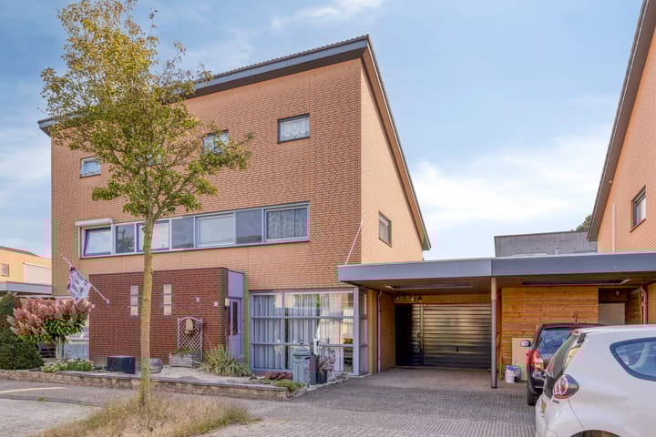 Biesveld 17 in Rijsbergen