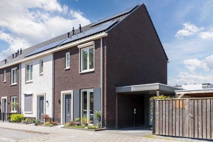 Biezenbaan 7 in Halsteren foto