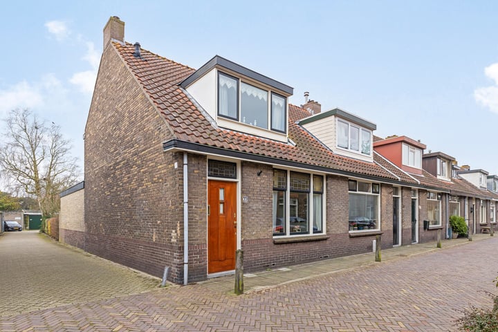 Bijdorpstraat 35 in Voorschoten