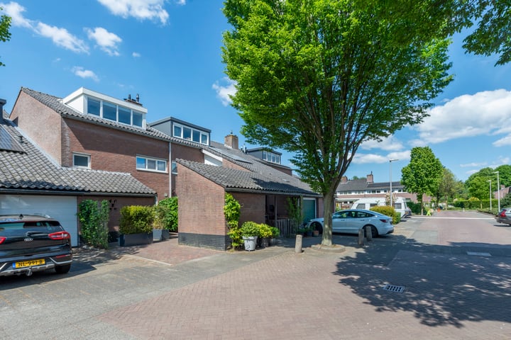Bijenmeent 70 in Hilversum