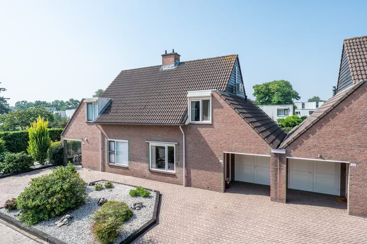 Bijland 613 in Uden foto