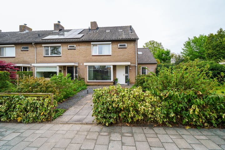 Photo of property Bilderdijkstraat 46, Alblasserdam