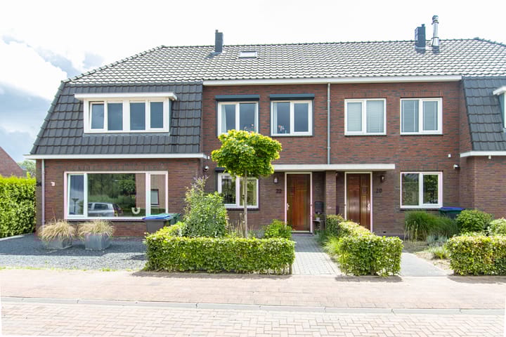 Binnenwaard 22 in Wijk en Aalburg