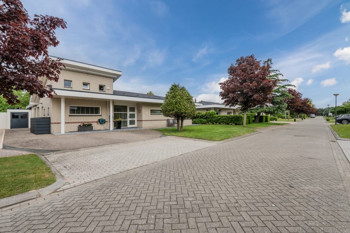 Photo of property Birdielaan 34, Lelystad