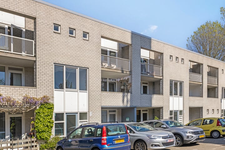 Bisschop Bekkerslaan 121 in Tilburg