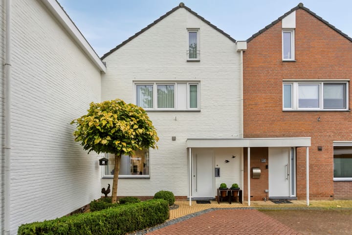 Bisschop Eraclesplein 13 in Eijsden foto