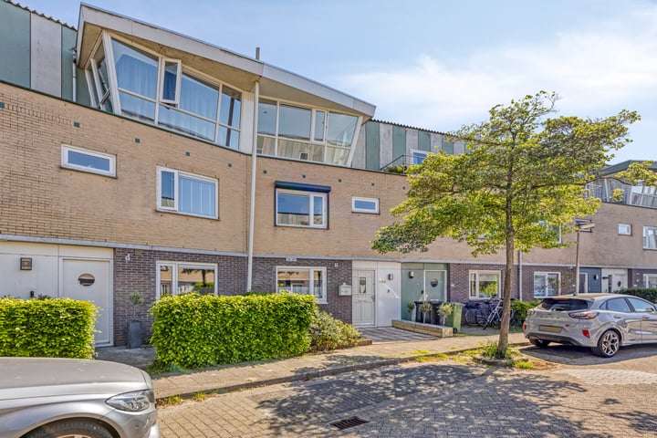 Bisschop Romerostraat 132 in Purmerend