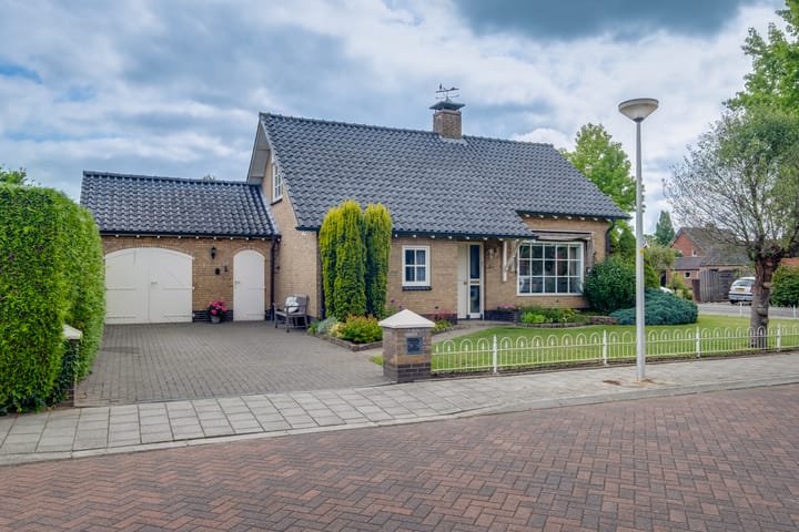 Bisschop van Munsterstraat 34 in Borculo