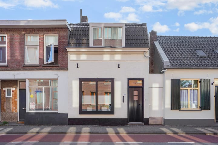 Bisschop Zwijsenstraat 112 in Tilburg