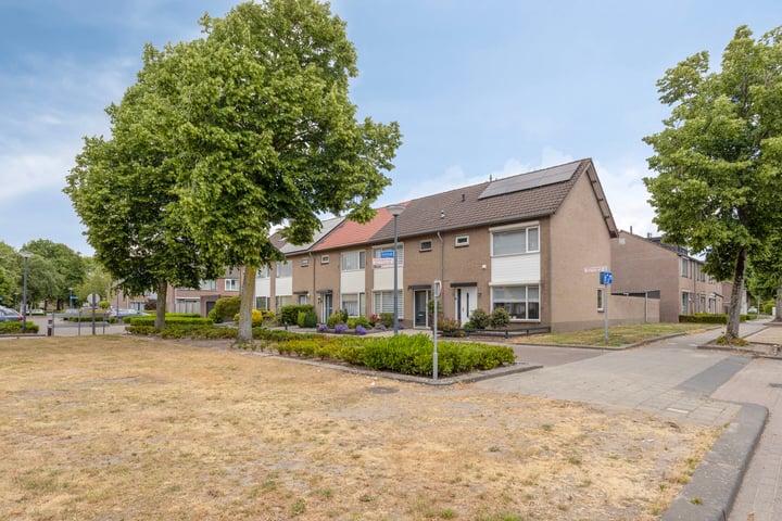 Bizetstraat 2 in Waalwijk