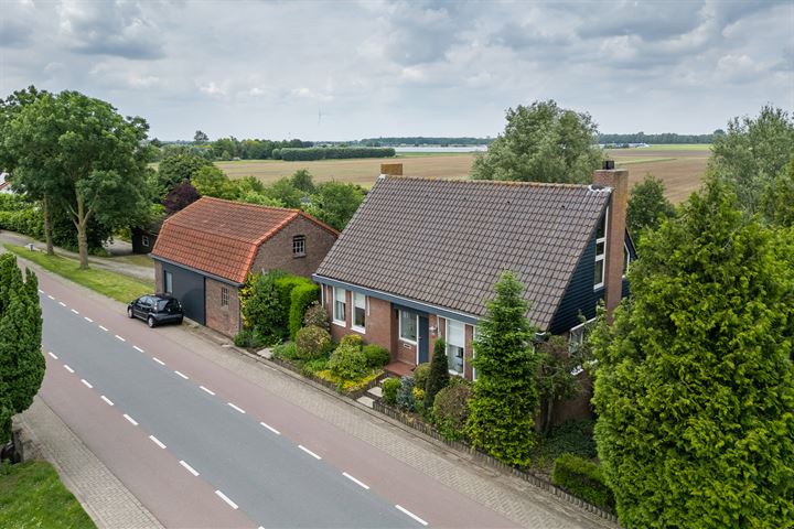 Blaaksedijk Oost 26 in Heinenoord