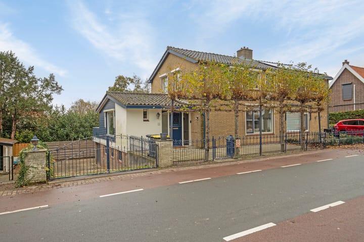 Photo of property Blaaksedijk Oost 2A, Heinenoord