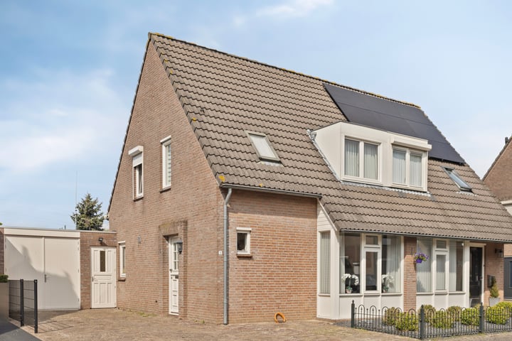 Photo of property Bladvlinder 5, Oss