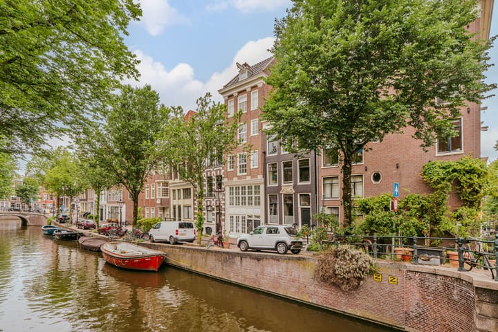 Blauwburgwal 4-1 in Amsterdam