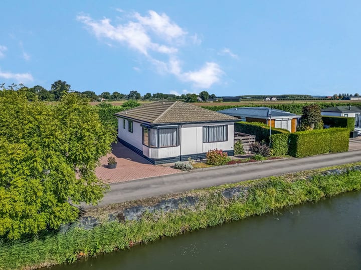 Photo of property Blauwe Kampseweg 2-10, Zoelen