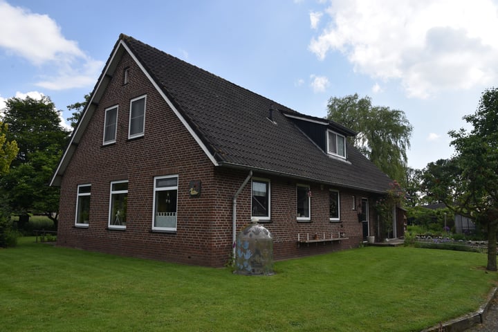 Photo of property Blauwhand 11, Laren