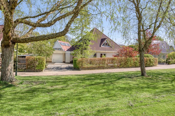 Photo of property Blauwmaad 50, Oosterwolde
