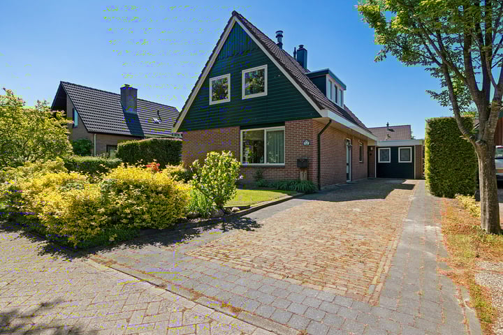 Bleijenbeek 47 in Roden