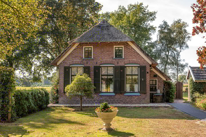 Bloemberg 1 in Veeningen
