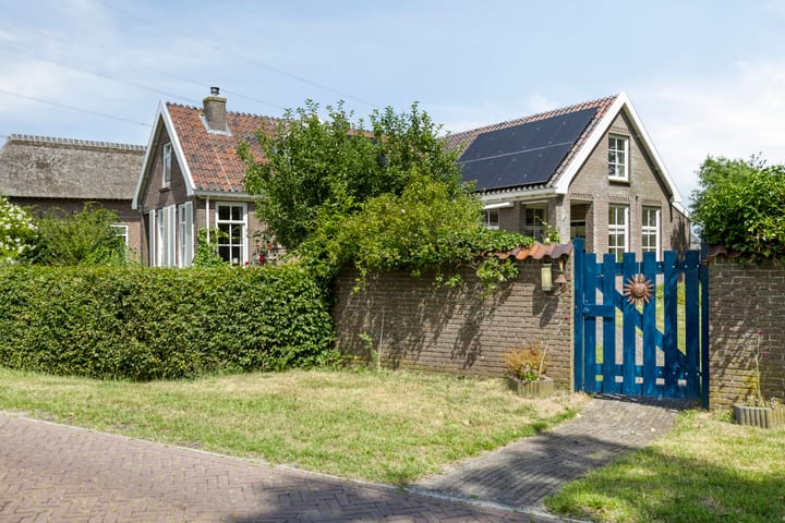 Bloemberg 24 in Veeningen