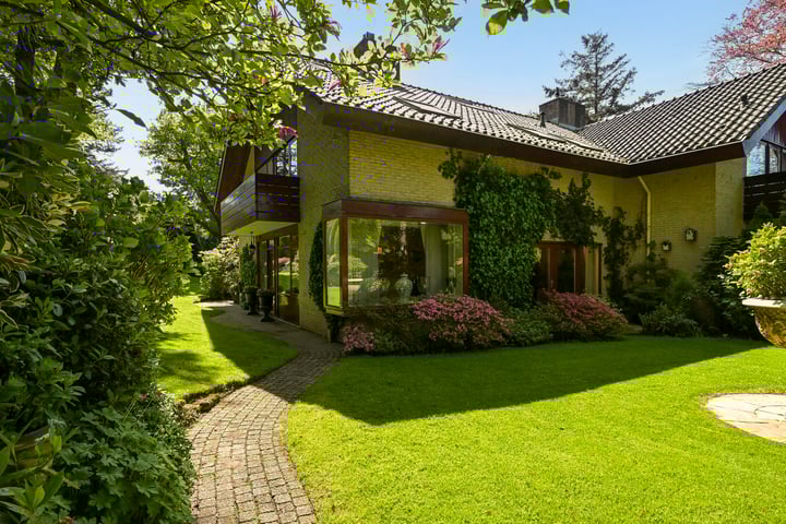 Bloemcamplaan 11 in Wassenaar