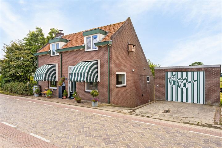 Bloemendaalse Zeedijk 57 in Lage Zwaluwe