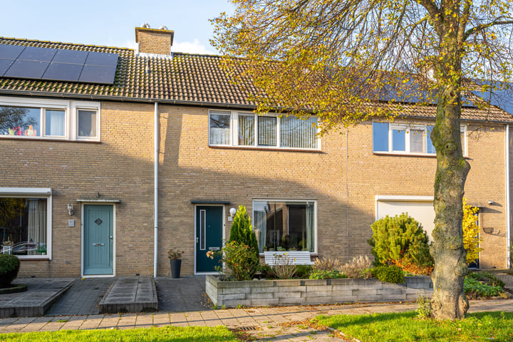 Bloemenlaan 84 in Sint-Maartensdijk