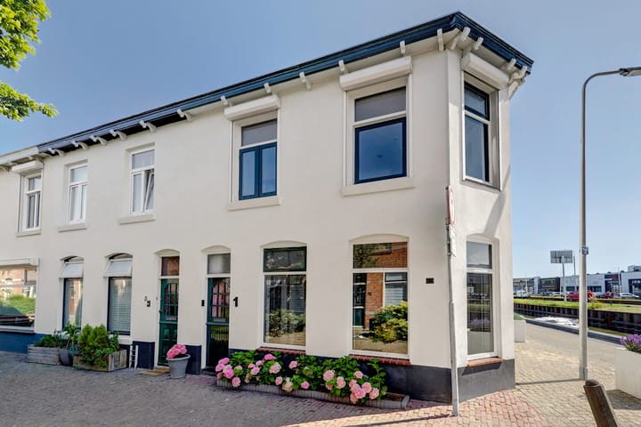 Bloemenstraat 1 in Poeldijk foto