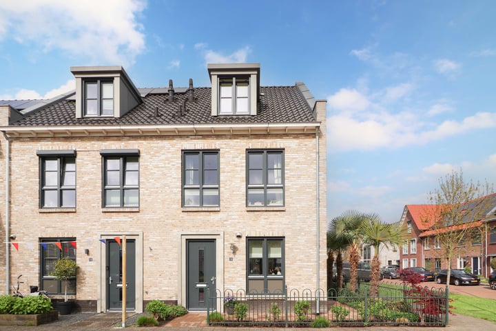 Bloemkamp 15 in Bunschoten-Spakenburg