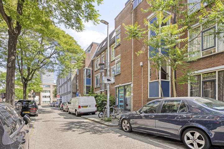Bloemkwekersstraat 18A in Rotterdam photo