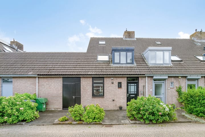 Bloesemhof 16 in Strijen