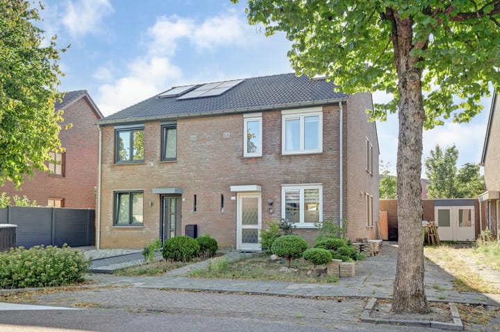 Boegstraat 31a in Maasbracht