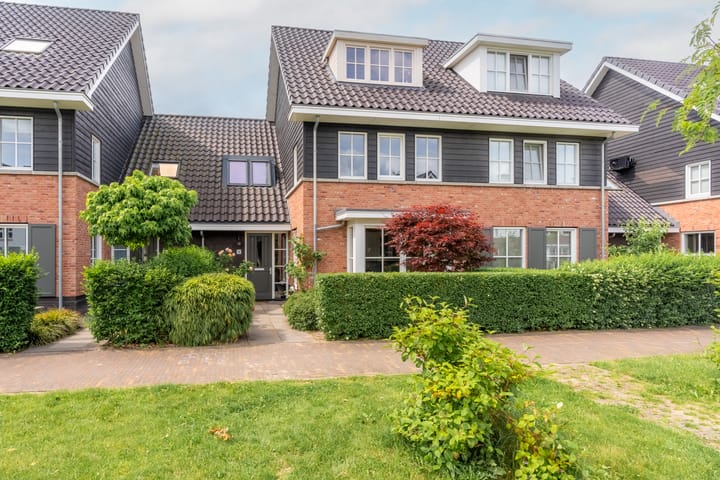 Boerenzwaluwpad 16 in Hoef en Haag