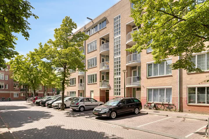 Boniplein 26 in Amsterdam photo