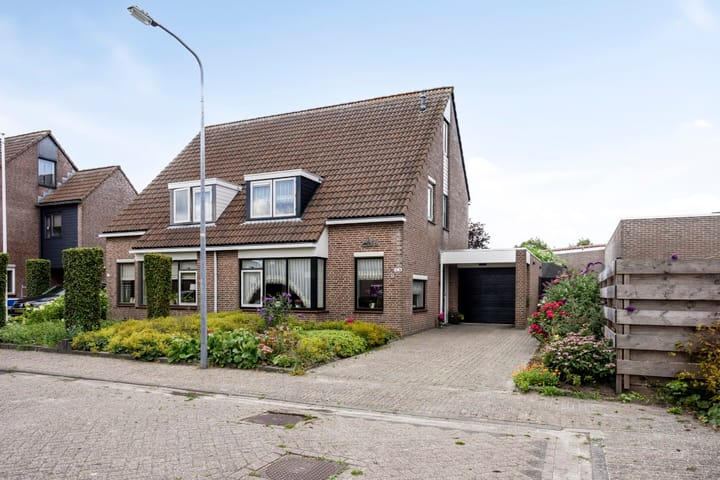 Boogfries 13 in De Goorn