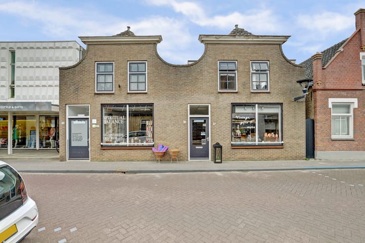 Boompjesstraat 27 in Strijen