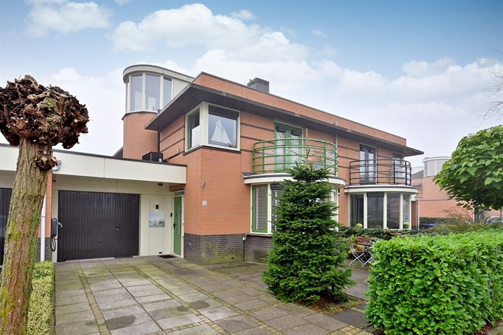 Borneolaan 12 in Huizen