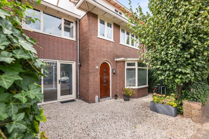 Bors van Waverenstraat 27 in Amstelveen