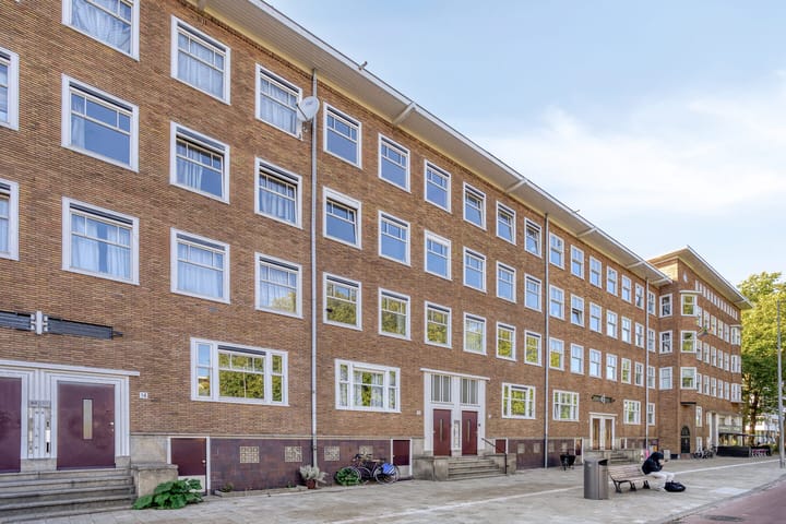 Bos en Lommerweg 10-H in Amsterdam Foto