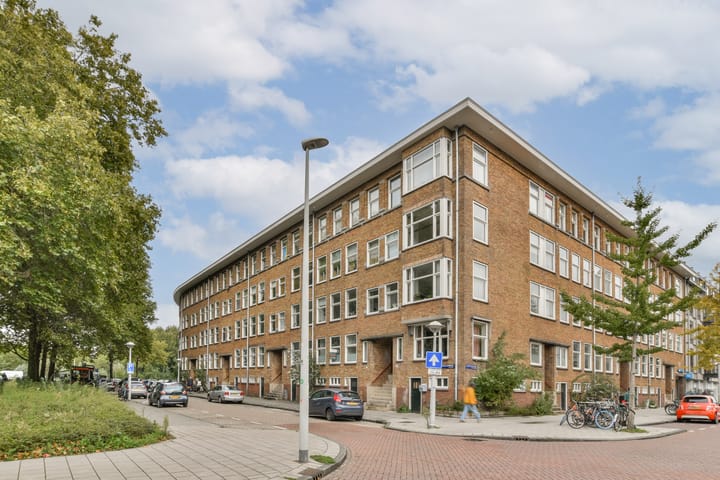 Bos en Lommerweg 27-H in Amsterdam foto