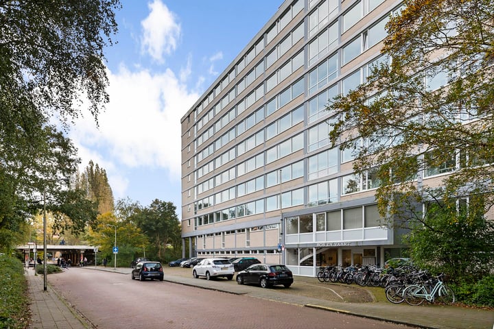 Bos en Vaartlaan 107 in Amstelveen