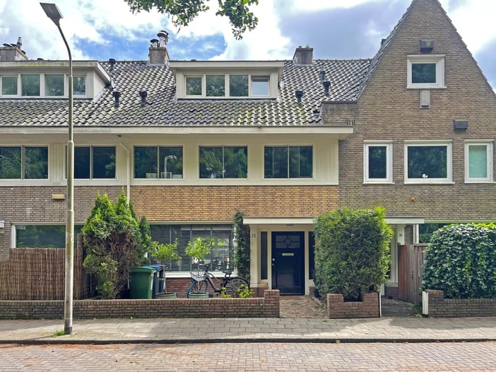 Bos en Vaartlaan 11 in Amstelveen