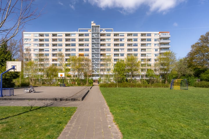 Bos en Vaartlaan 61 in Amstelveen