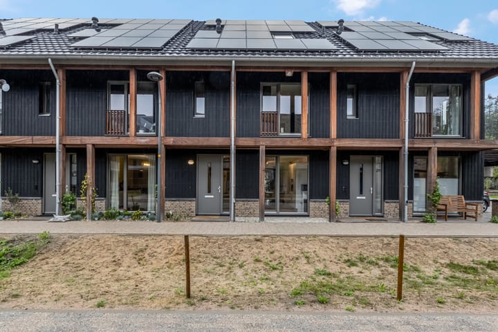 Bosbeshof 30 in Ede Foto