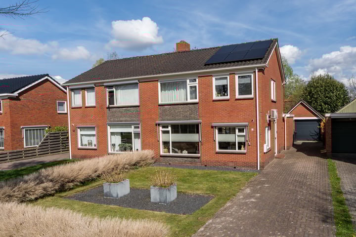Photo of property Boslaan 12, Onstwedde