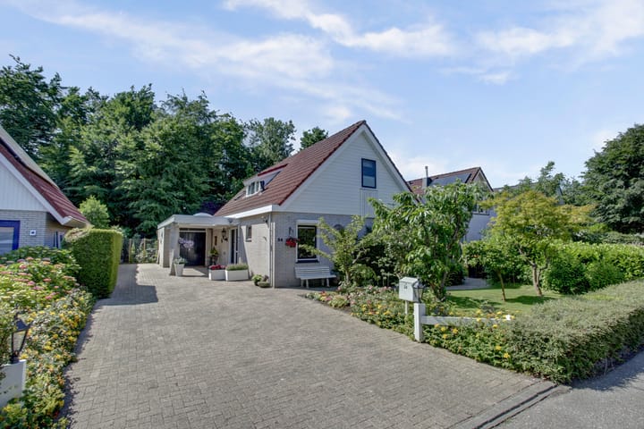 Boslaan 34 in Dronten Foto