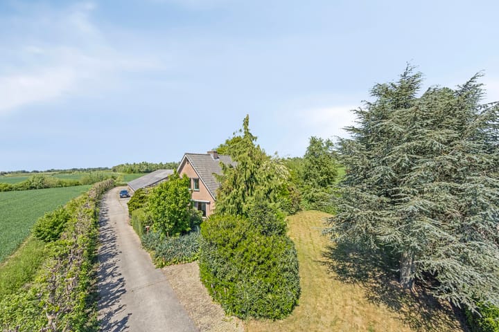 Photo of property Botsestraat 11, Leuth