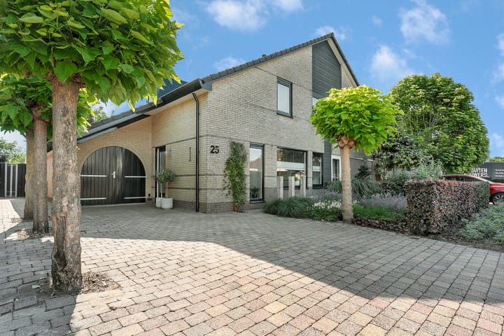 Bottelroos 25 in Dedemsvaart