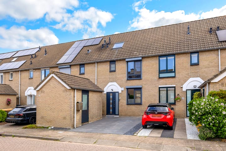 Photo of property Bouvignestraat 66, Hellevoetsluis