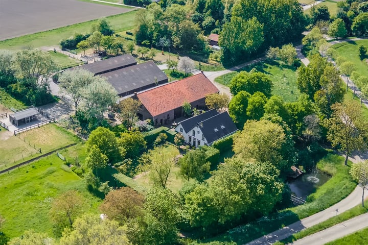 Bouwdijk 11 in Melissant